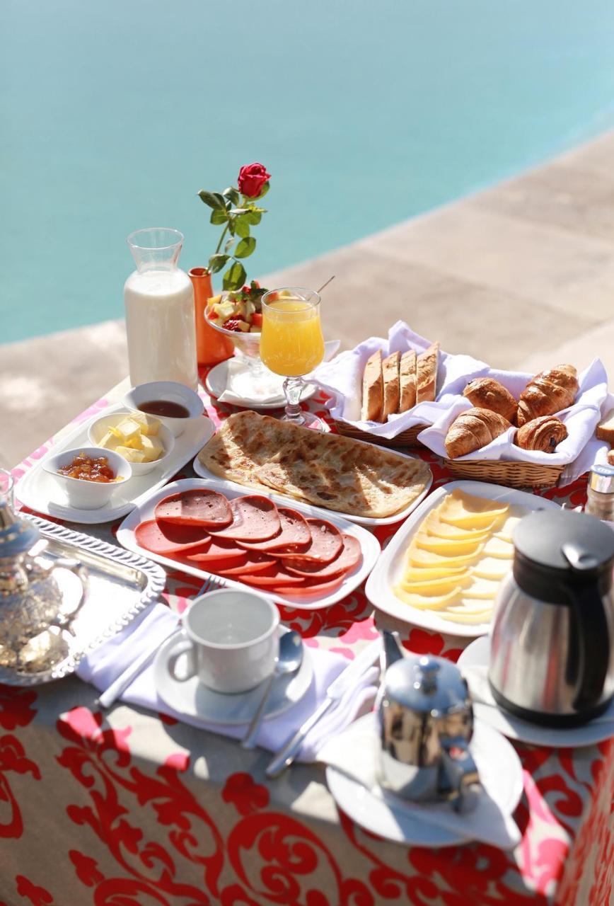 켄지 클럽 악달 메디나 - 올 인클루시브 Lahebichate 외부 사진 A typical breakfast