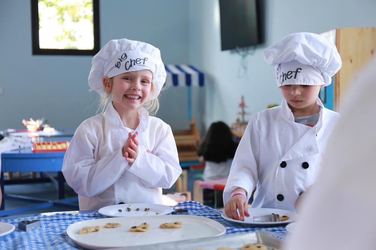 켄지 클럽 악달 메디나 - 올 인클루시브 Lahebichate 외부 사진 Children at the Junior Chef Academy